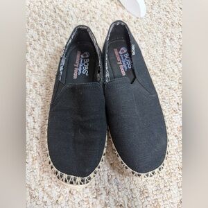 Bobs Skechers Memory foam Slip-On Shoes with Woven Trim size 7.5